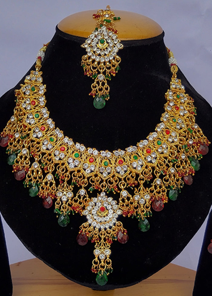 Multicolor Alloy Jewellery Set (1 Necklace, 1 Pair Earrings, 1 Mang Tikka)