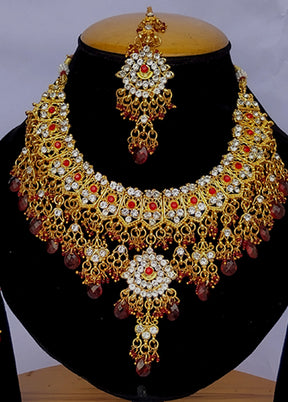 Multicolor Alloy Jewellery Set (1 Necklace, 1 Pair Earrings, 1 Mang Tikka)