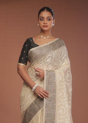 Cream Cotton Saree With Blouse Piece