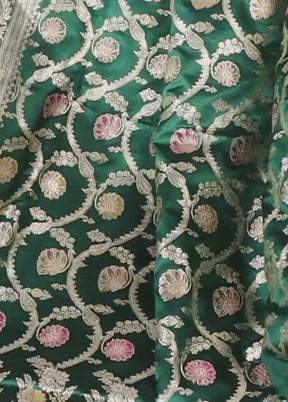Green Handloom Banarasi Pure Silk Saree With Blouse Piece