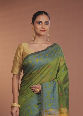Green Matka Silk Saree With Blouse Piece