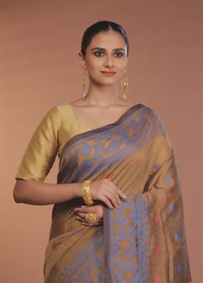 Cream Matka Silk Saree With Blouse Piece