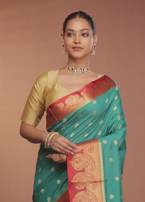 Green Kanjivaram Silk Saree With Blouse Piece