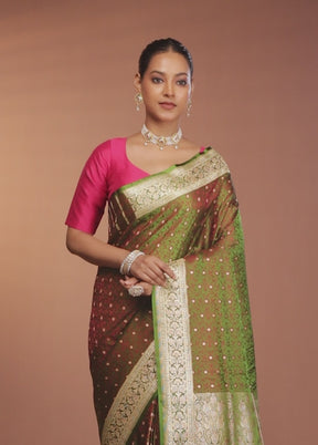 Green Handloom Tanchoi Pure Silk Saree With Blouse Piece