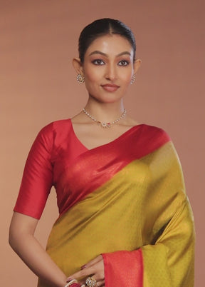 Green Dupion Silk Saree With Blouse Piece