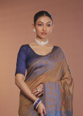 Grey Matka Silk Saree With Blouse Piece