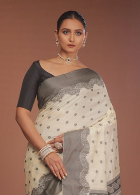 Cream Kanjivaram Silk Saree With Blouse Piece