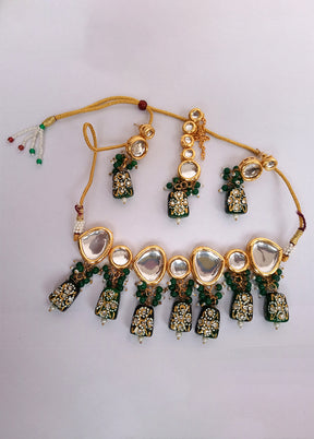 Kundan Studded Green Jewellery Set With Mangtika - Indian Silk House Agencies