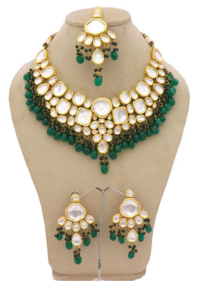 Emerald Green Kundan Jewellery Set With Mangtika - Indian Silk House Agencies
